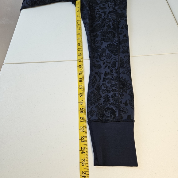 Lululemon En Route Crop Jogger Leggings Blue Inkwell Paisley Sz 4 - Picture 10 of 10